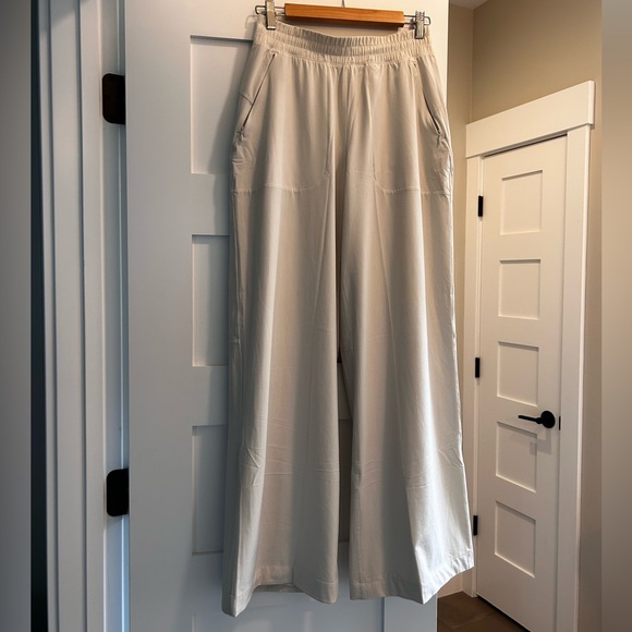 Lululemon mid rise pant - Picture 1 of 3